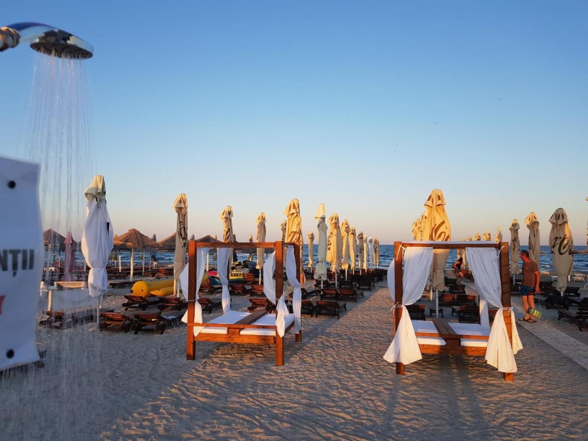 Eros Beach Resort นาโวดาริ ภายนอก รูปภาพ